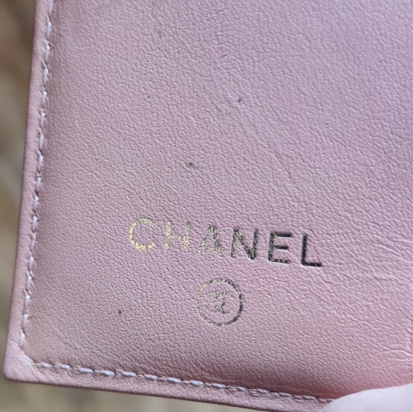 Chanel pink leather Bi-fold wallet - Picture 8 of 15